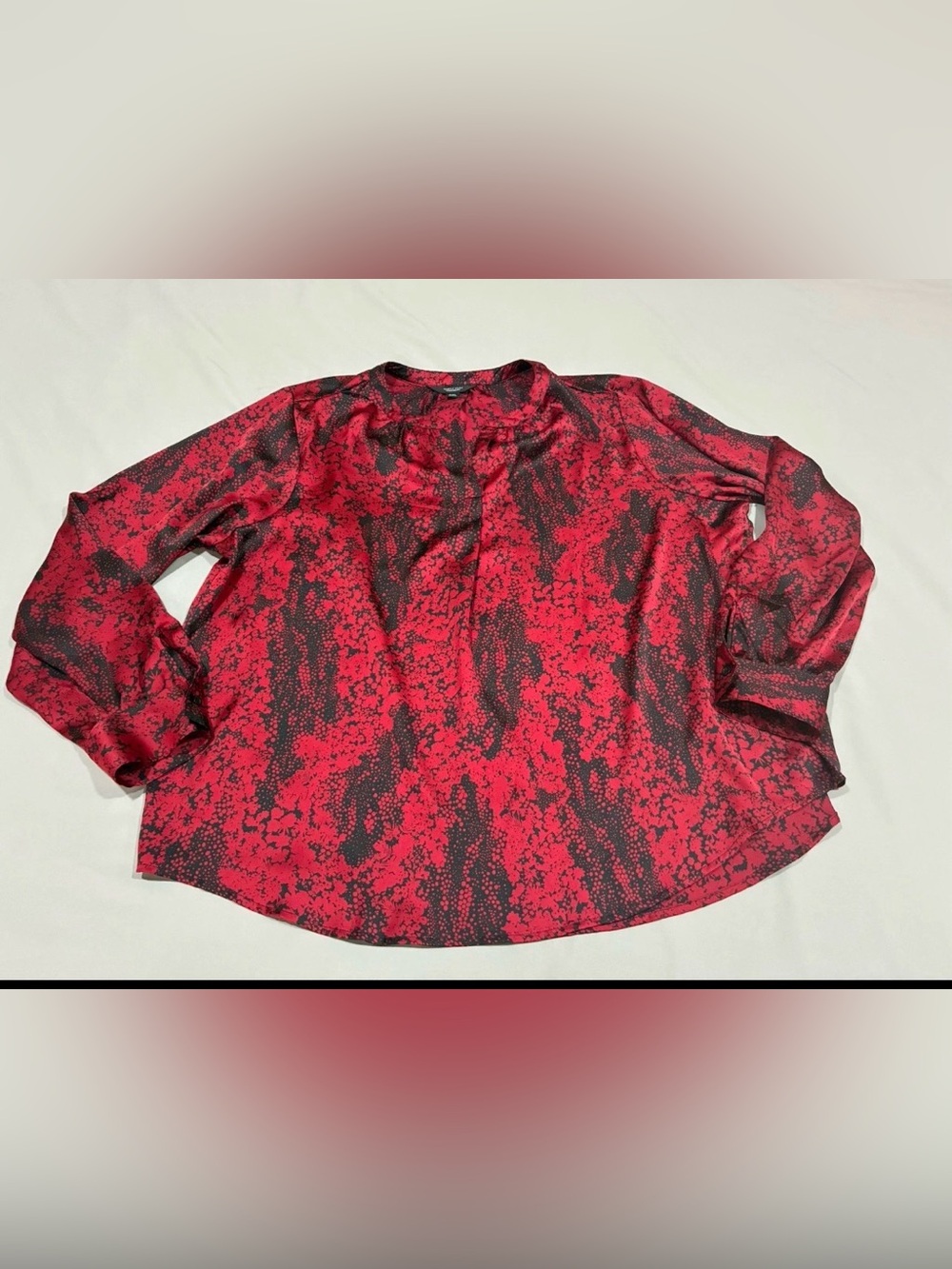 Women’s Long Sleeve Blouse Size XXL Red Black Snakeprint Simply Vera Wang Silky